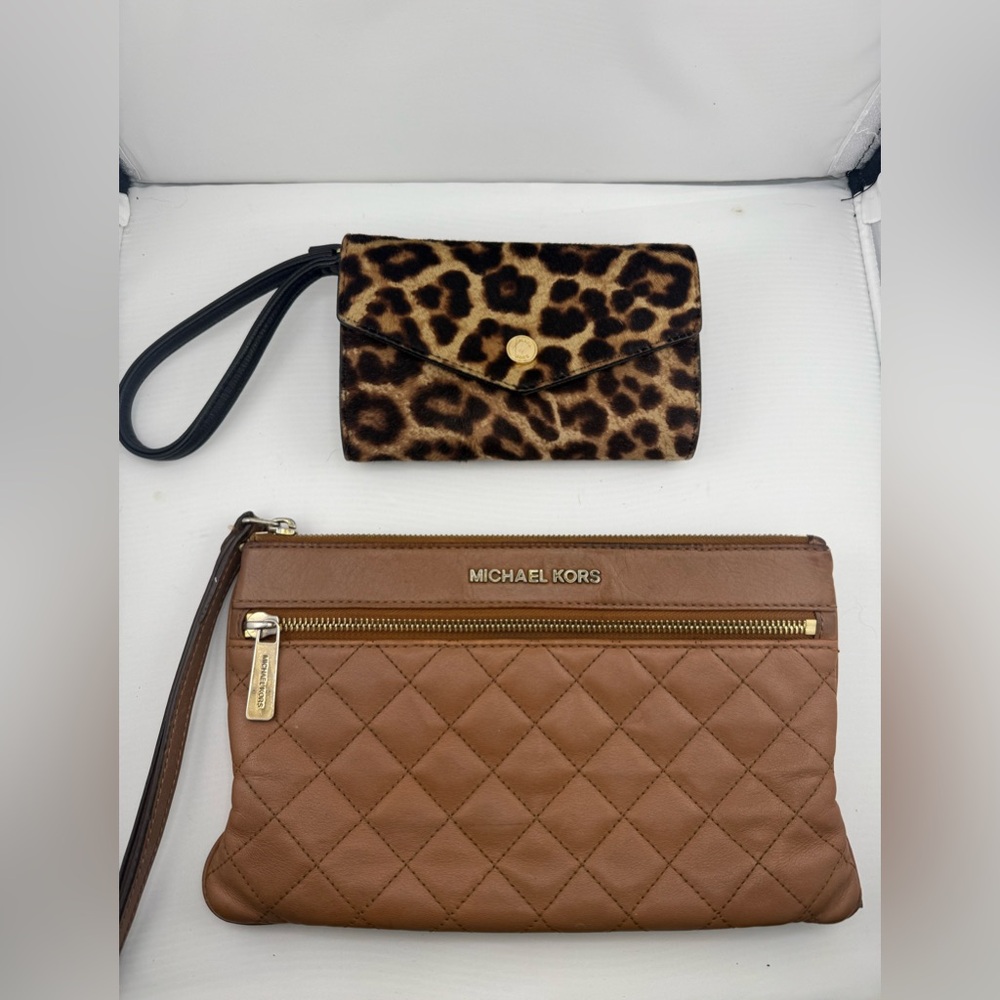 Lot of two Michael Kors wallet and wristlet